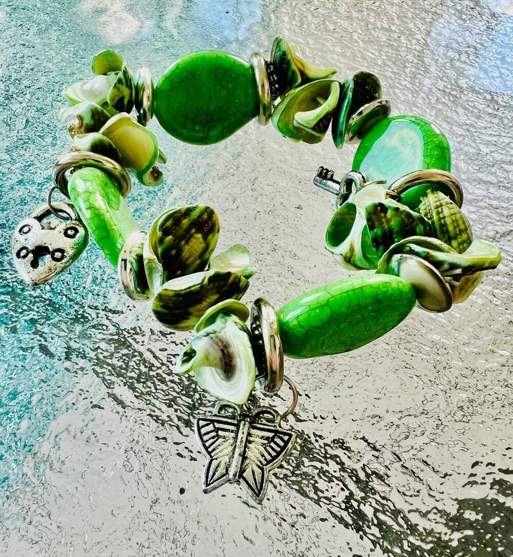 Set of Four Pristine Vintage 7" Coastal Bohemian Beach Style Stretchy Bracelets - Picture 5 of 6